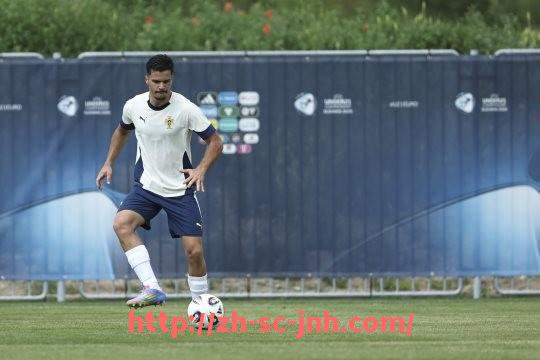 金年会-世俱杯最佳守门员候选人评选及其表现对比分析